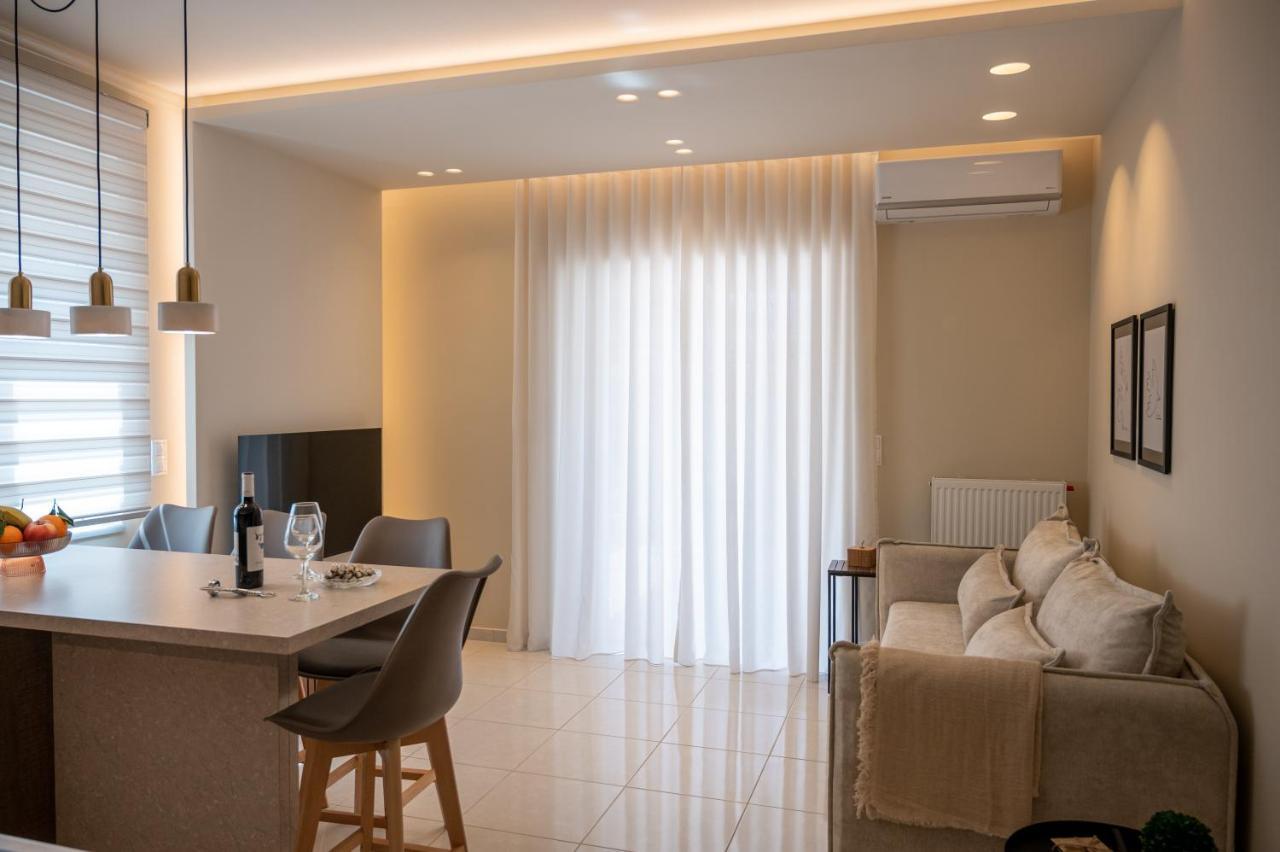 Konstantina'S Luxury Apartment นาฟปลิโอ ภายนอก รูปภาพ